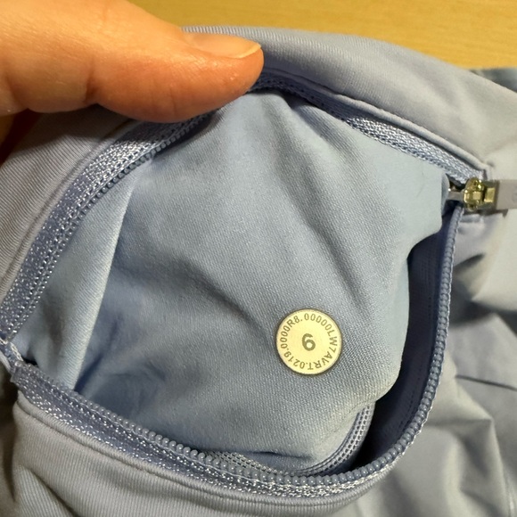 Lululemon Athletica Speed Up Athletic Shorts - Picture 4 of 4